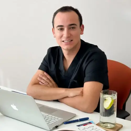 Dr. Nicolás Quezada Tapia — Black Clinic Las Condes